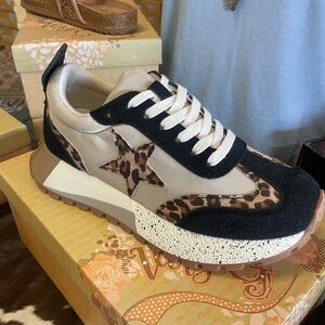 Very G Joey sneakers